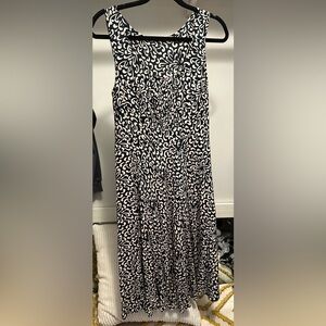 NWOT- Navy & Ivory Printed Sleeveless Midi Dress